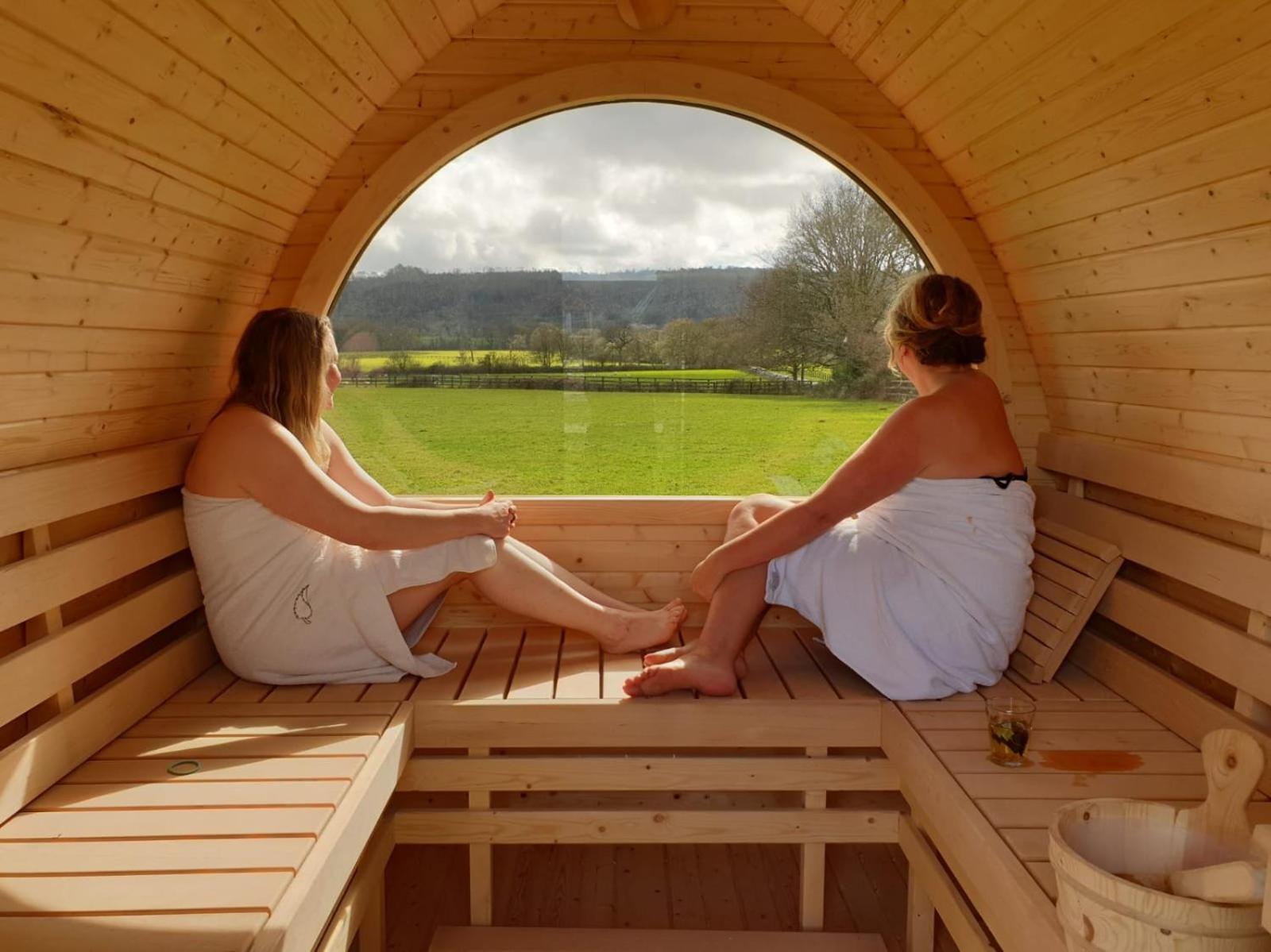 The Hideaway-south Downs National Park Apartment