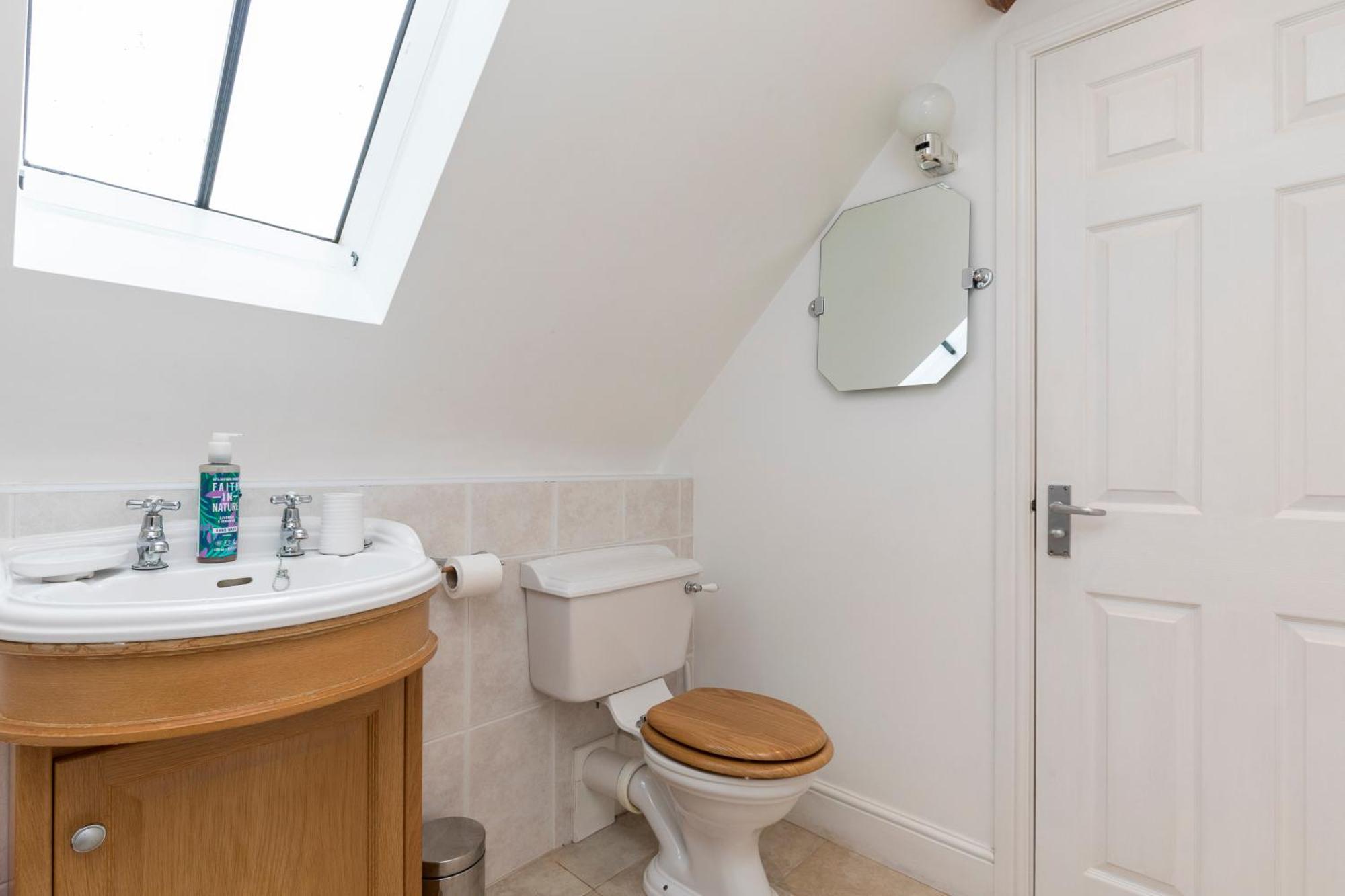 The Hideaway-south Downs National Park Apartment *